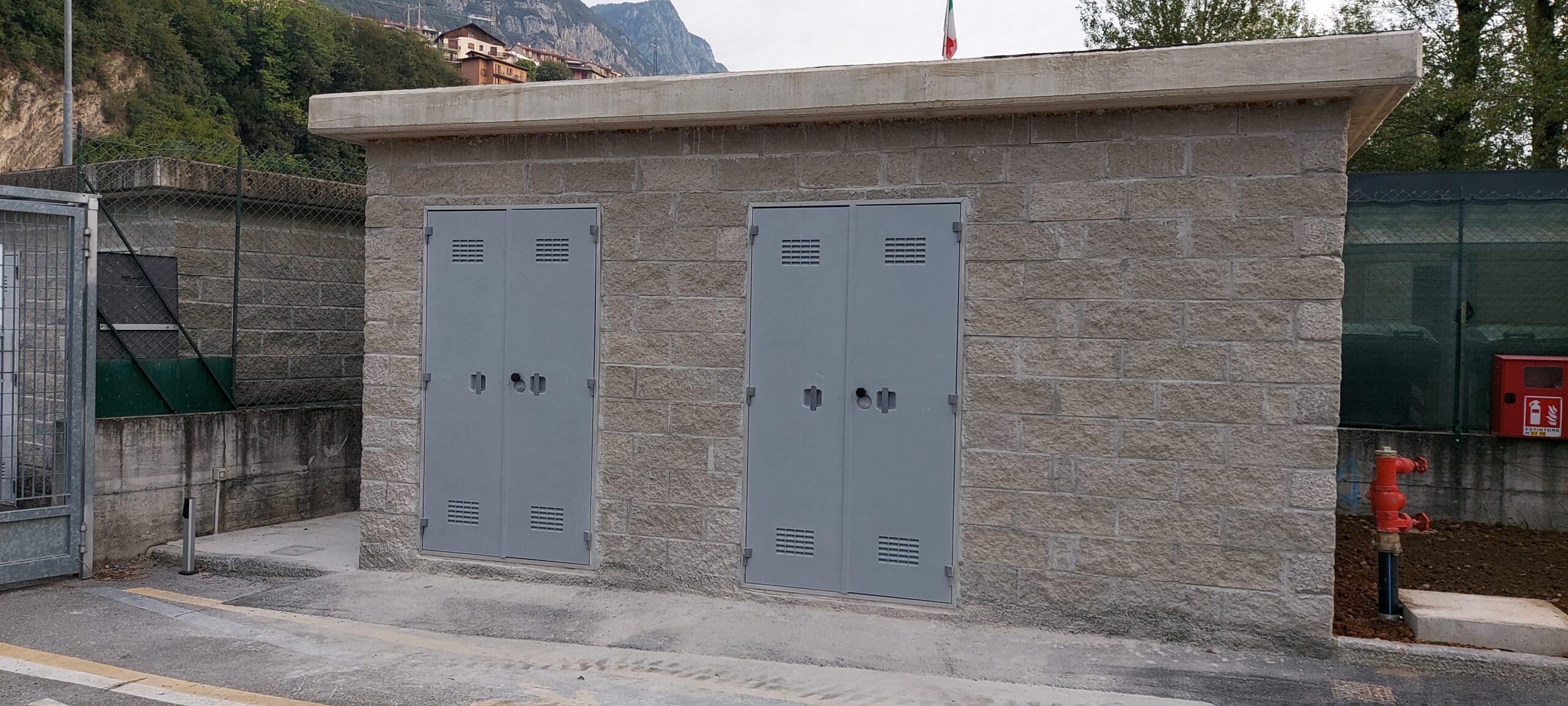 CV CANTIERE NUOVA CABINA PER BATTERIE FOTOVOLTAICO