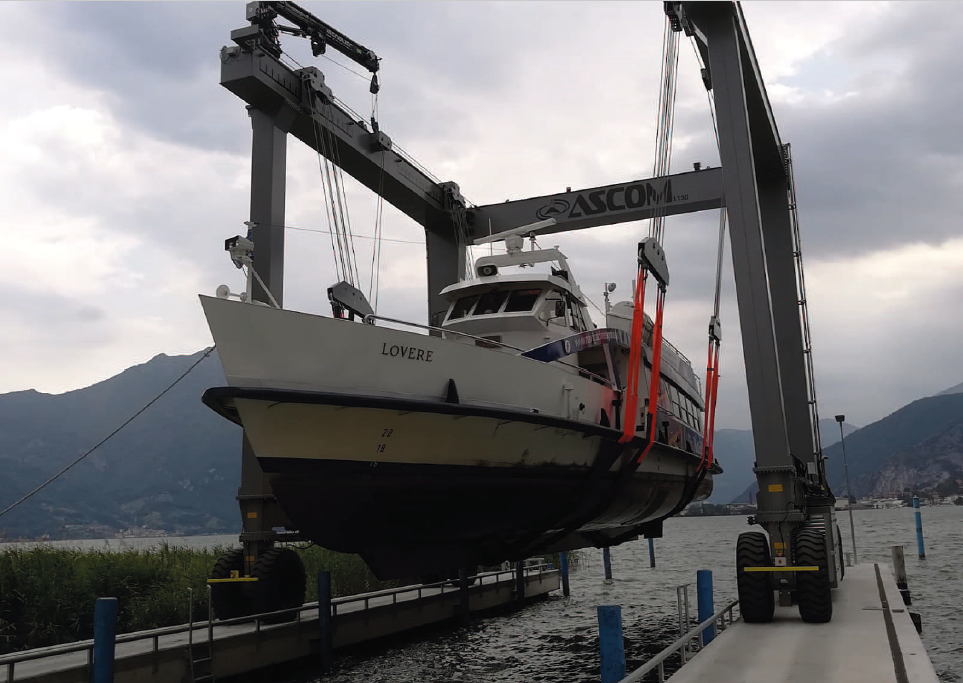 PIATTAFORMA DI ALAGGIO E GRU DI SOLLEVAMENTO CANTIERE DELLA NLI srl DI COSTA VOLPINO
