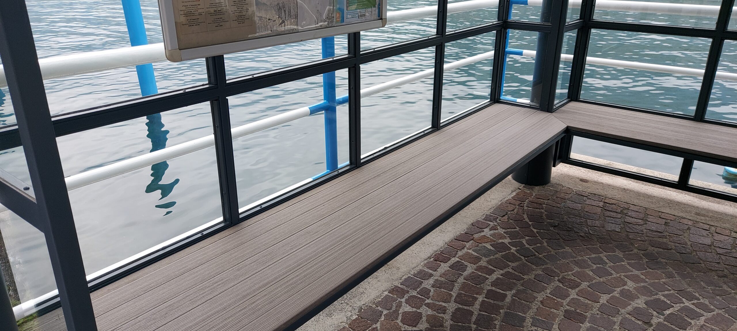 PESCHIERA 1 NUOVE SEDUTE PANCHINE E RIVERNICIATURA PENSILINA SOSTA PASSEGGERI